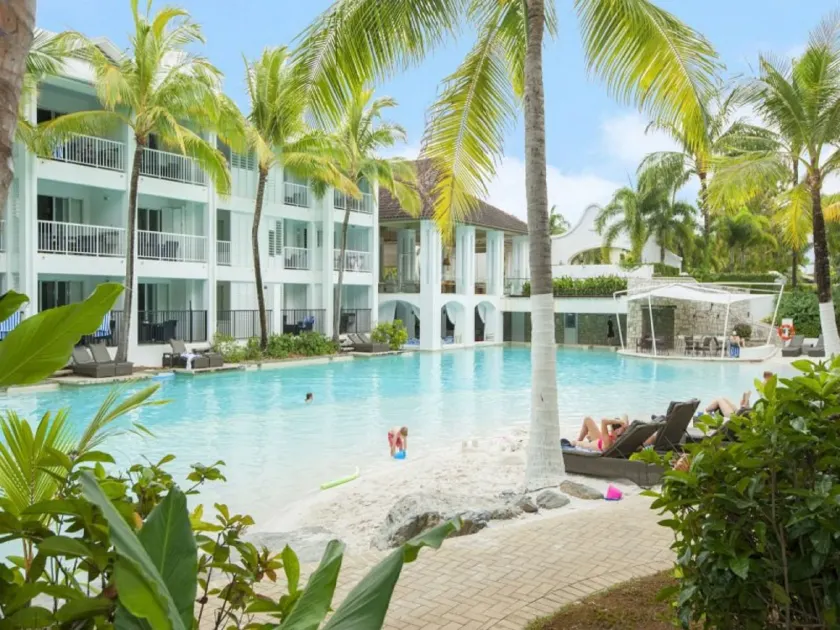 Beach Club Port Douglas 3 Bedroom Penthouse - Image 1