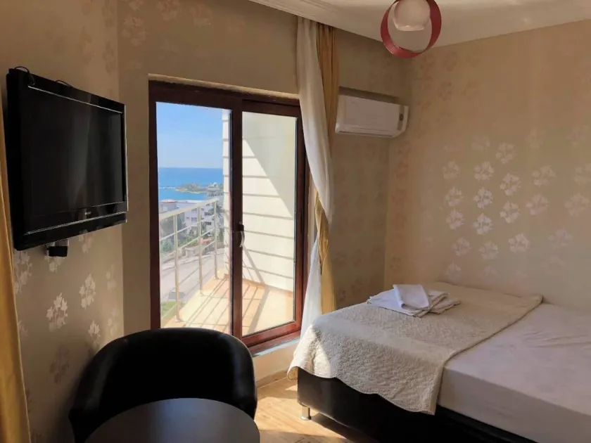 YUMURTALIK OTEL - Værelse