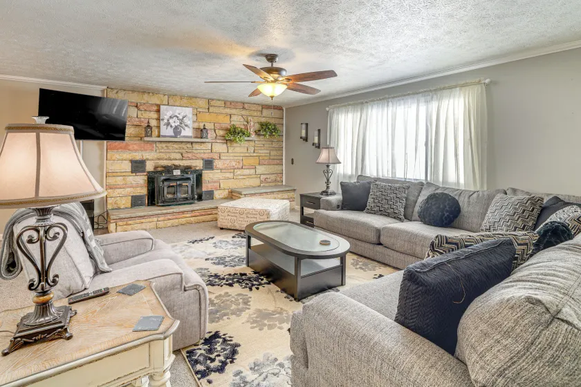 1/2 Mi to Kanawha River: Quiet Escape w/ Patio - Image 1