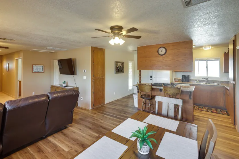 Dog-Friendly Bullhead City Home - Walk to River! - Interiør