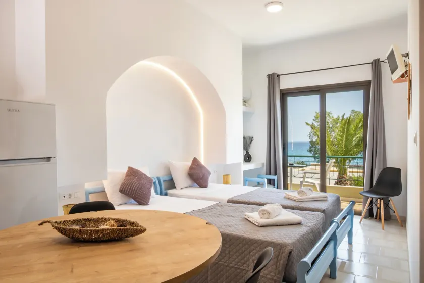 Sun Beach Apartments - Image 1