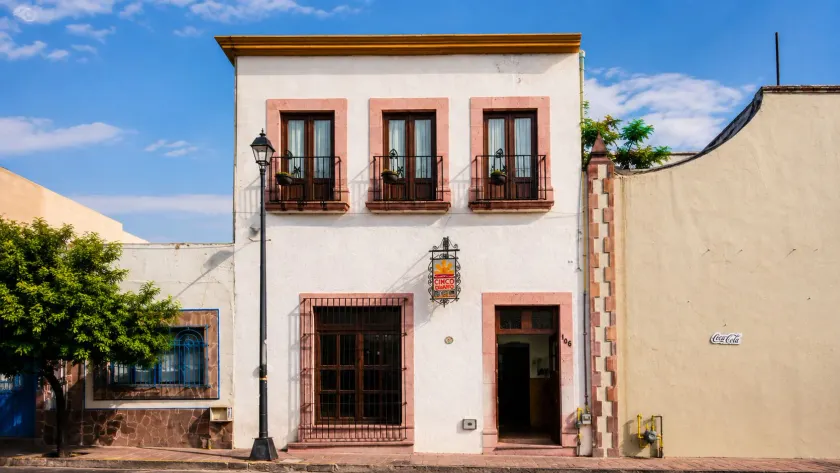 Cinco de Mayo Hotel - Image 1