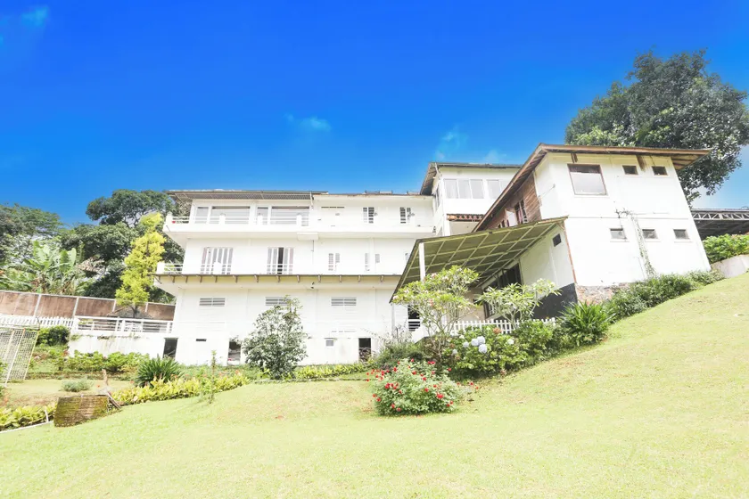 Collection O Bogor Puncak Near Gunung Mas Formerly Villa Bunga Bunga - Image 1