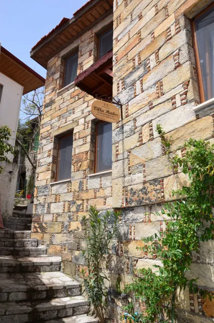 Two Stone Homes Metis - Image 1