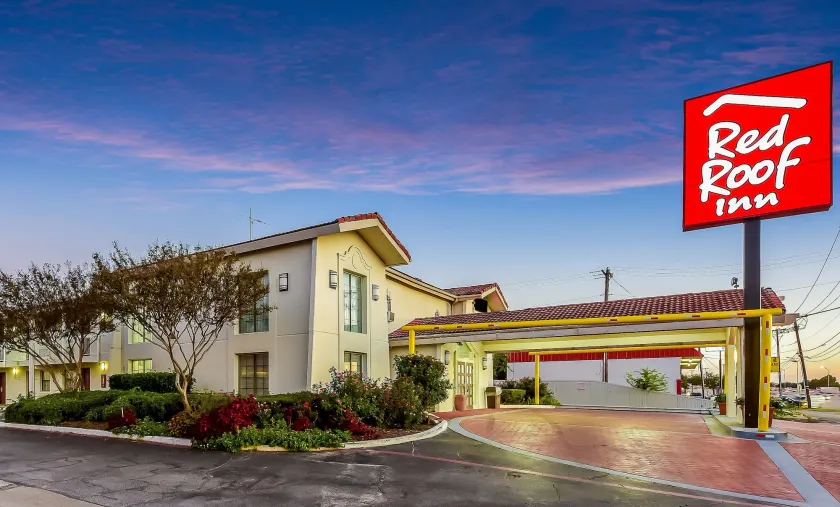 Red Roof Inn Plano - Image 1