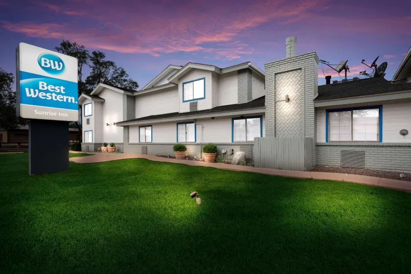 Best Western Sunrise Inn - Image 1