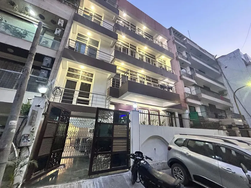 Hotel 82 Inn - Image 1