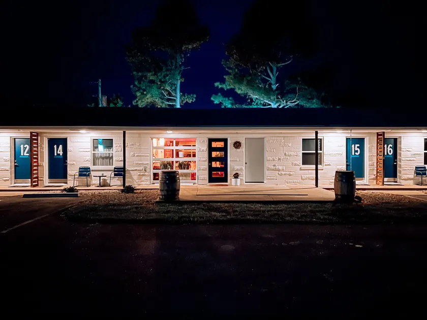 St. Clair Motor Lodge - Image 1