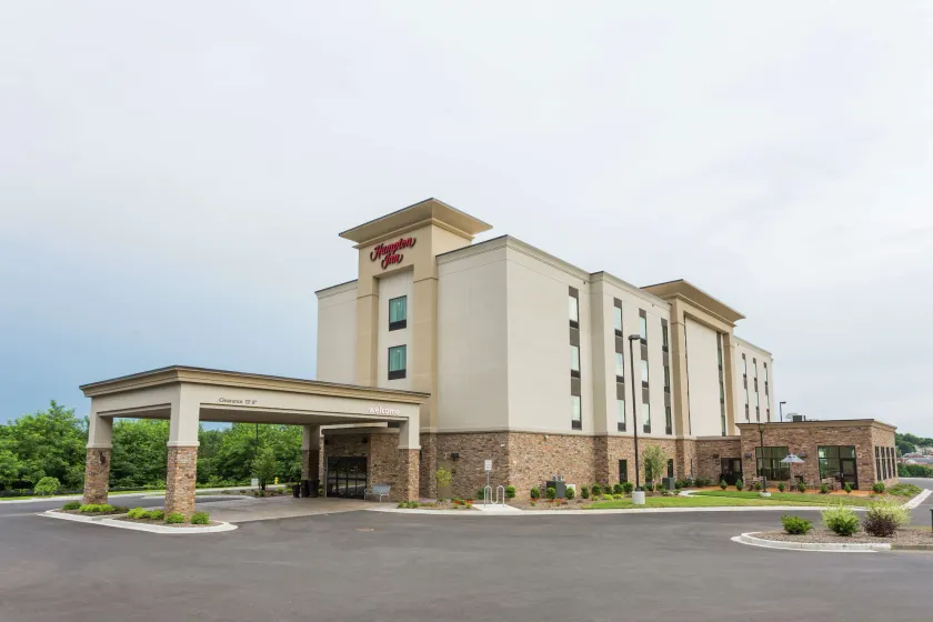 Hampton Inn Cumberland - Image 1