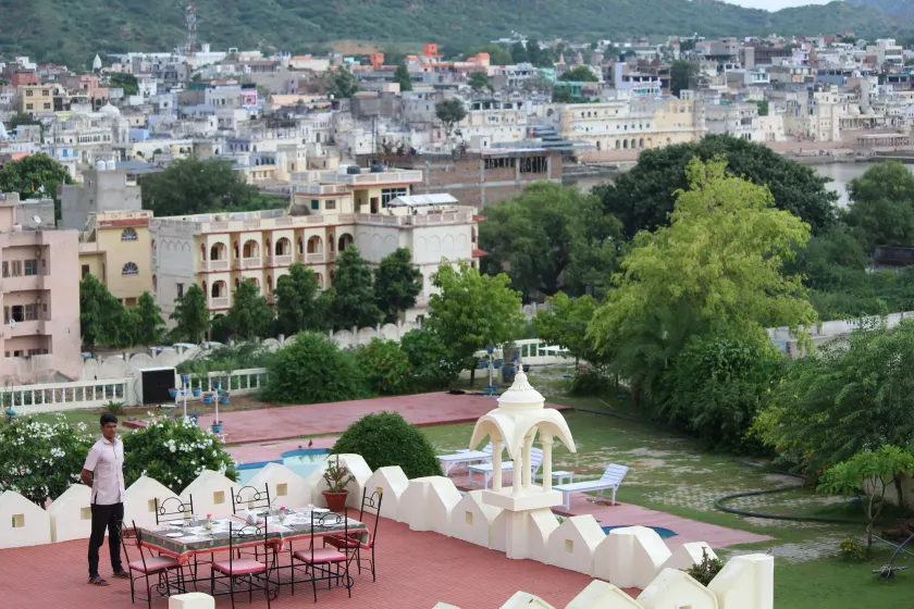Gulaab Niwaas Palace - Image 1