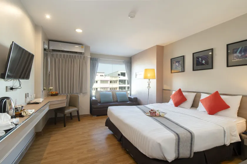Bangkok Loft Inn - Image 1