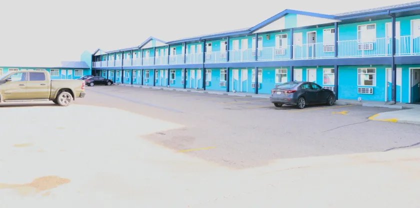 Empire Inn & Suites - Image 1