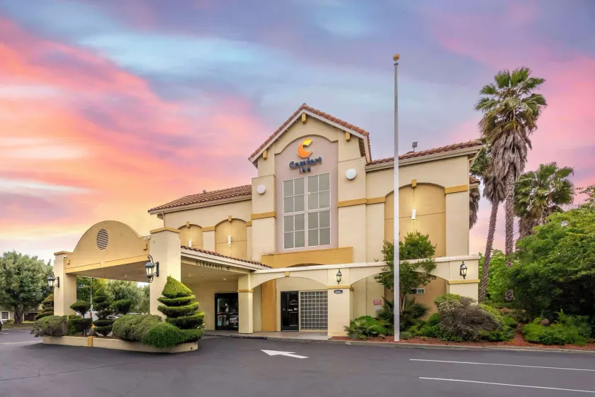 Comfort Inn Fairfield Napa Valley Area - Image 1