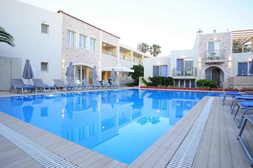 Maravel Star Art Hotel - Image 1