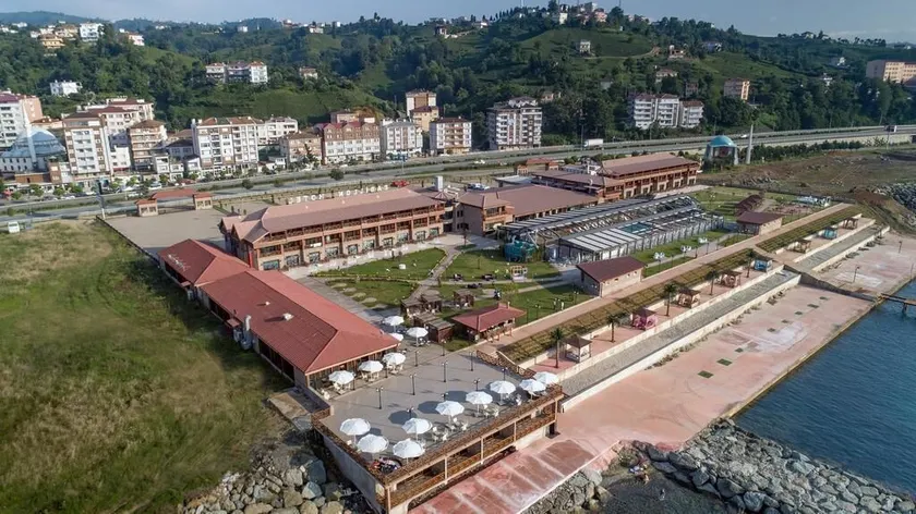 Babillon Hotel Spa & Restaurant - Image 1