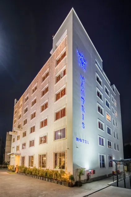 Mantris Hotel - Image 1