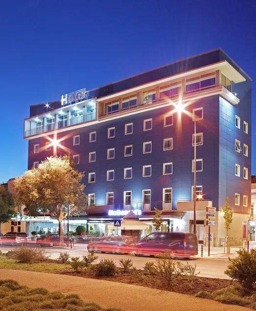 Luna Esperanca Centro Hotel - Image 1