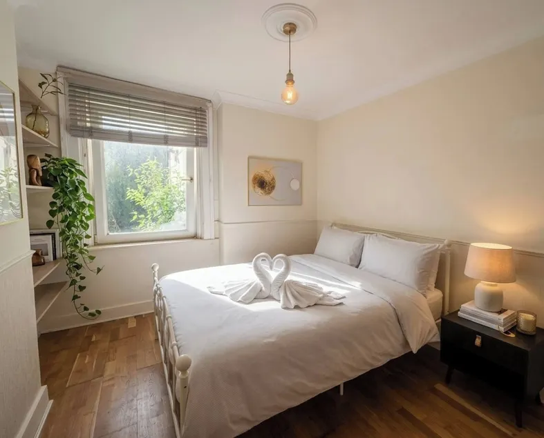 Heathfield Garden Retreat - Image 1