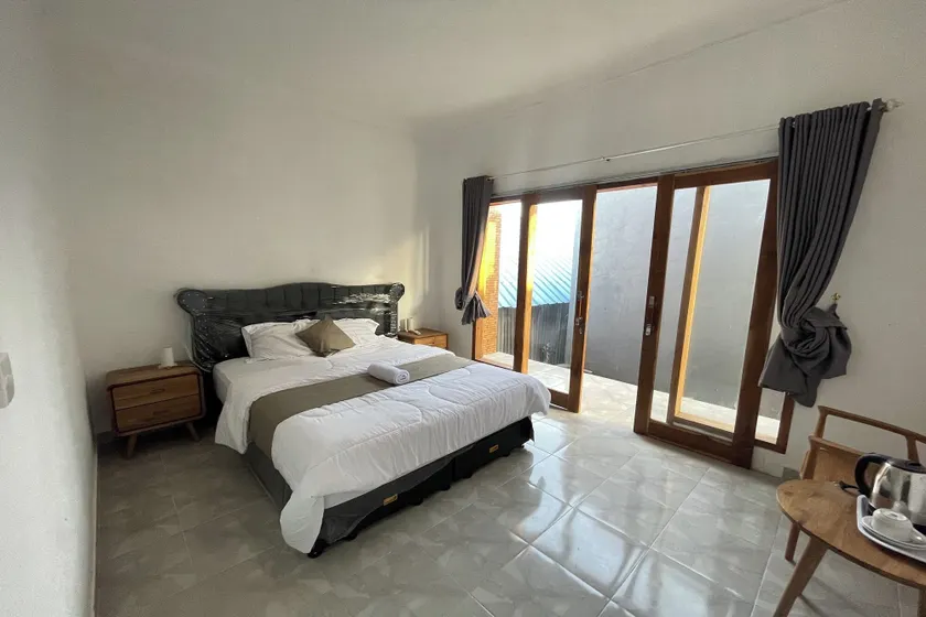 Zee House - Image 1