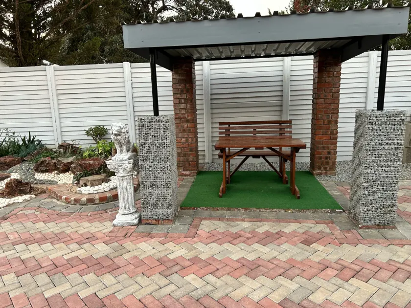 Gunhill Avenue Guesthouse - Image 1