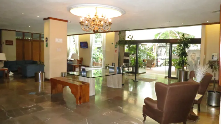 Hotel Bristol - Image 1