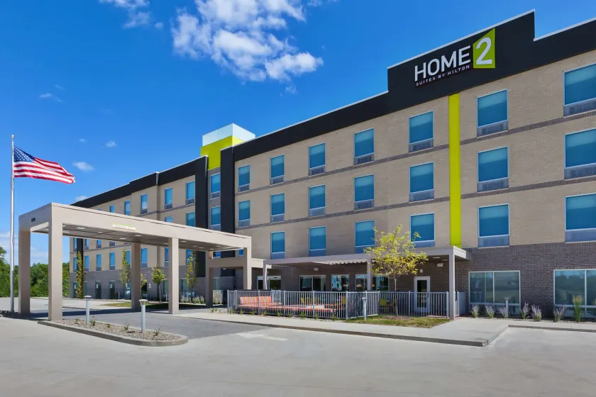 Home2 Suites by Hilton Battle Creek - Image 1