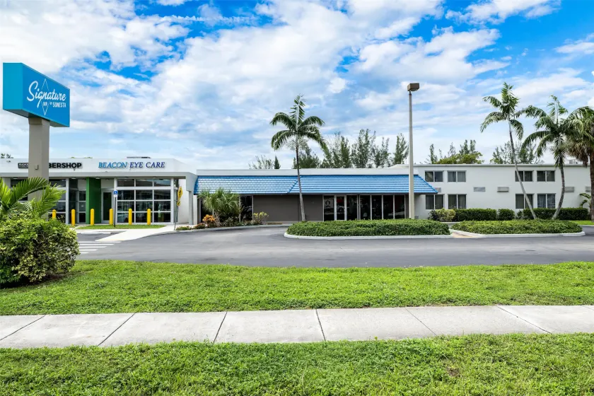Signature Inn Miami - Image 1