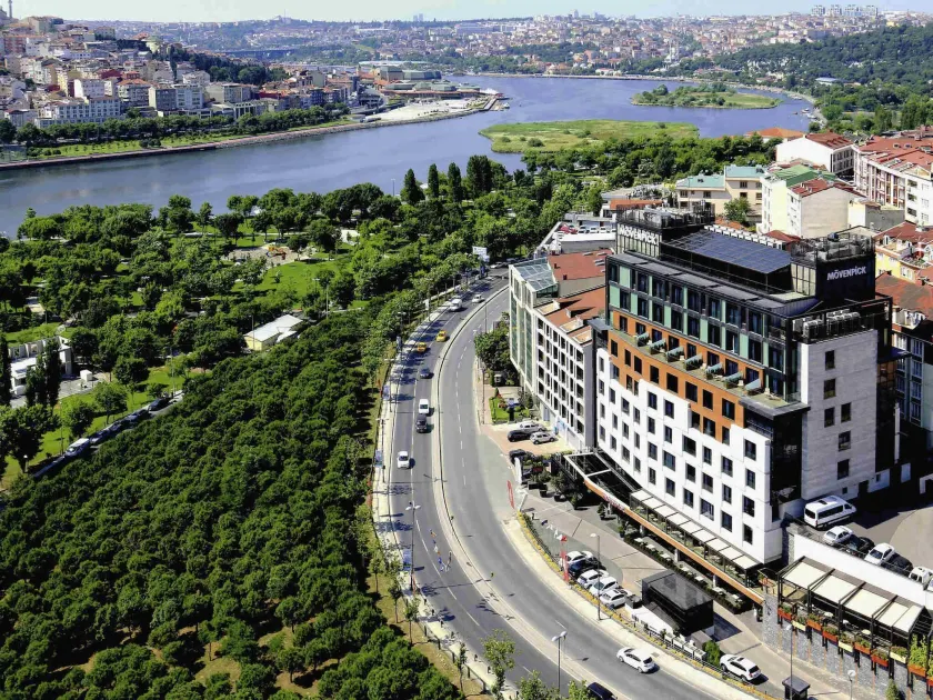Mövenpick Istanbul Hotel Golden Horn - Image 1