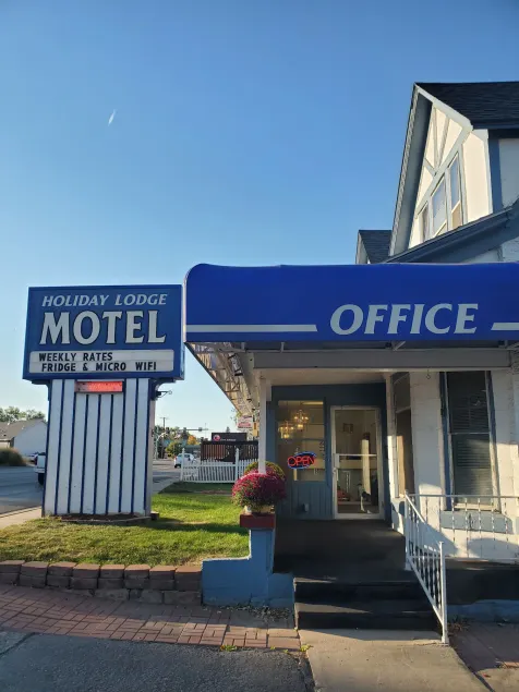 Holiday Lodge Motel - Image 1