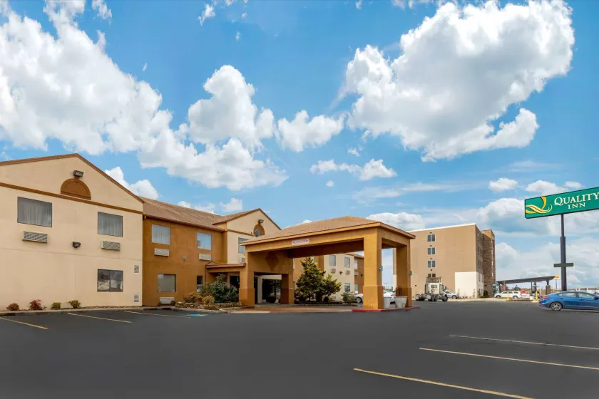 Quality Inn West Memphis I-40 - Image 1