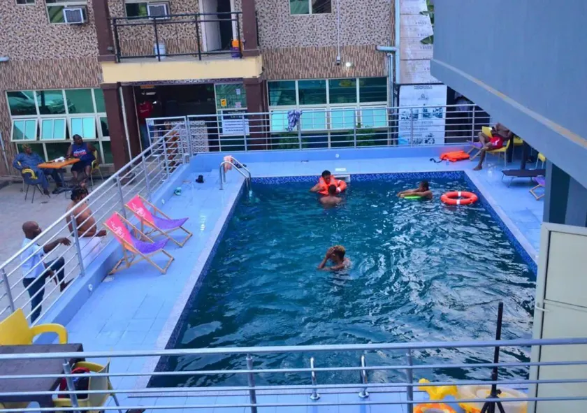Luxurious Awoyaya Apartment With Private Pool and Garden - Image 1