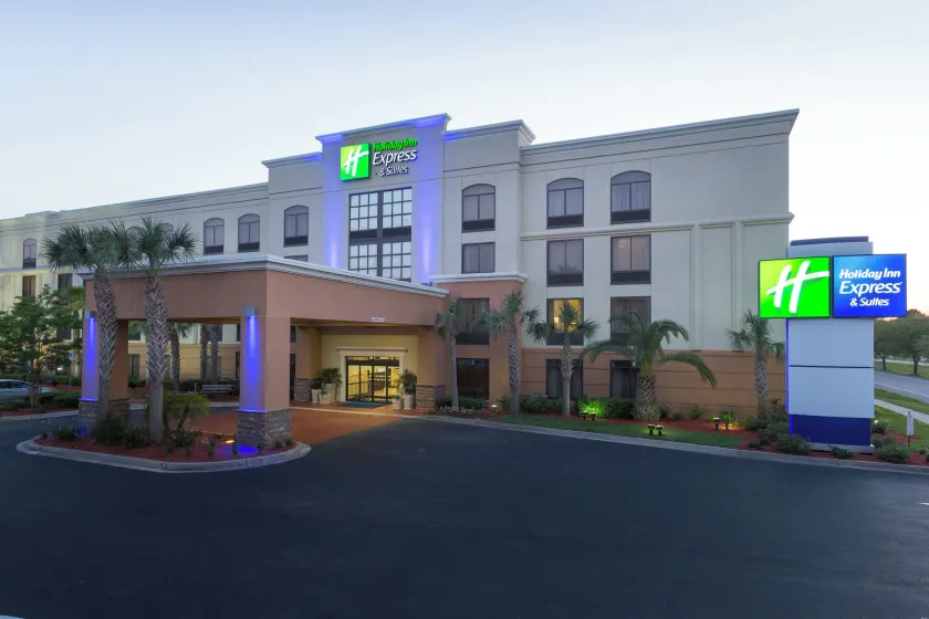 Holiday Inn Express & Suites Jacksonville Airport by IHG - Image 1