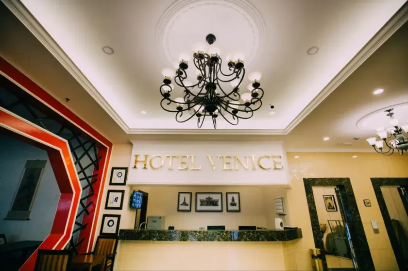 Hotel Venice - Image 1