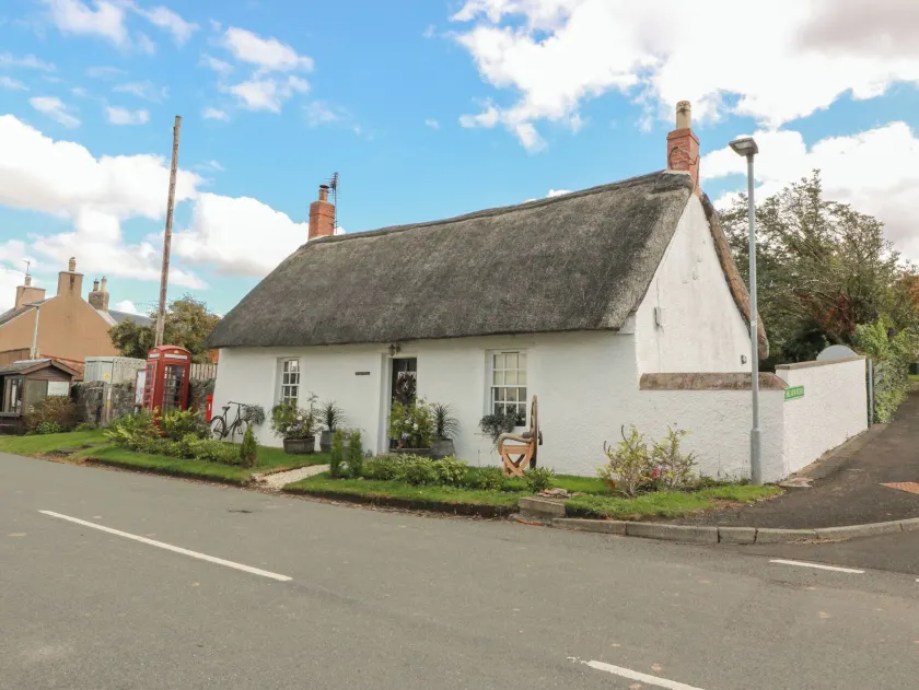 Rowantree Cottage - Image 1