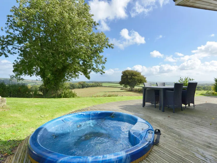 4 Horizon View - Image 1
