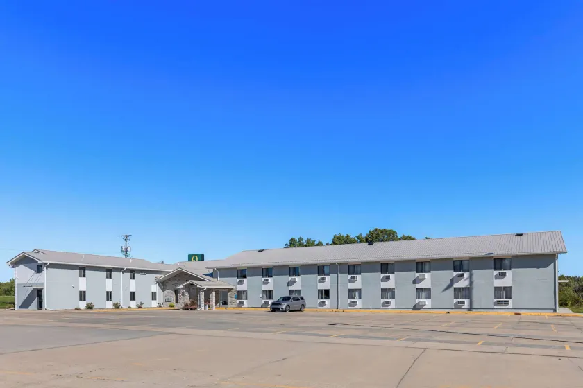 Quality Inn Oskaloosa - Image 1