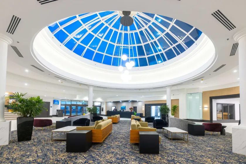 DoubleTree by Hilton Calgary North - Image 1