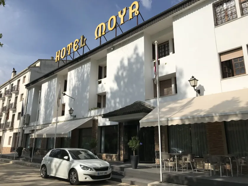 Hotel Moya Landete - Image 1