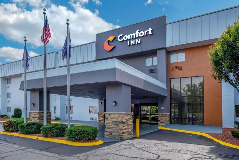 Comfort Inn Indianapolis South - Image 1