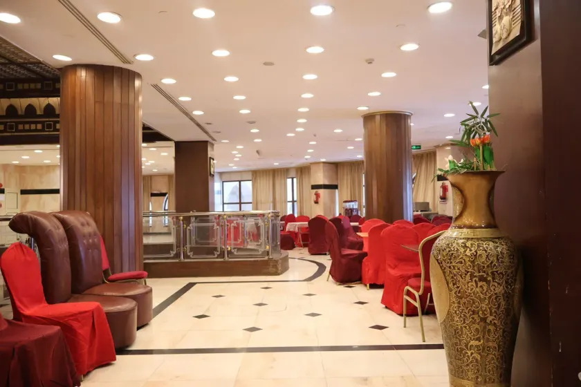 Grand Zowar Hotel - Image 1