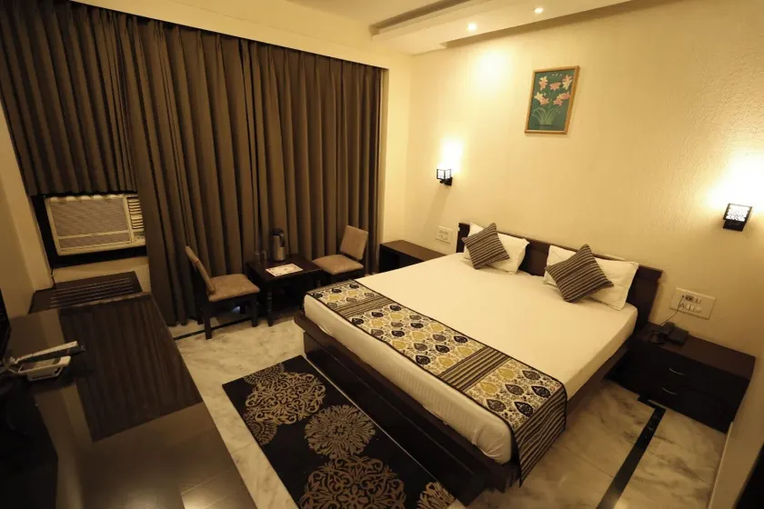 Hotel Aashish - Image 1