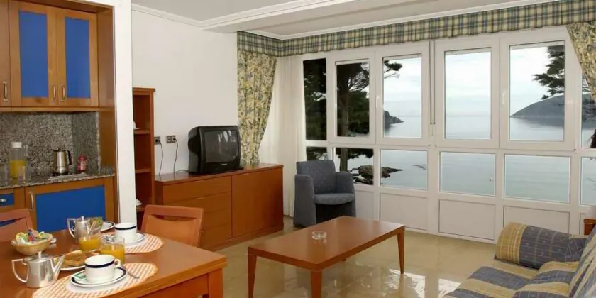 Apartamentos Las Sirenas - Image 1
