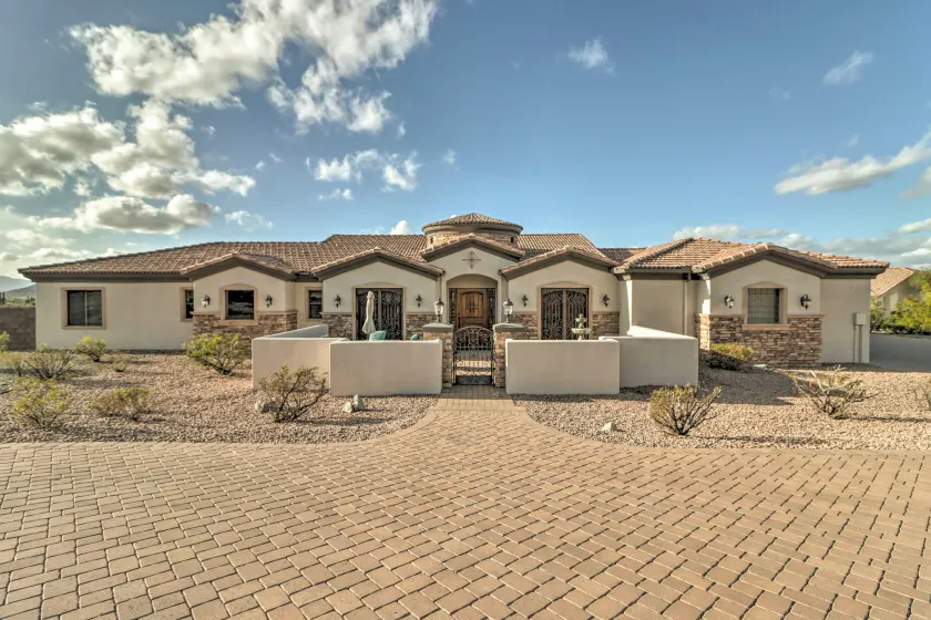 Pool & Spa: Pet-friendly Mansion in Phoenix! - Interiör