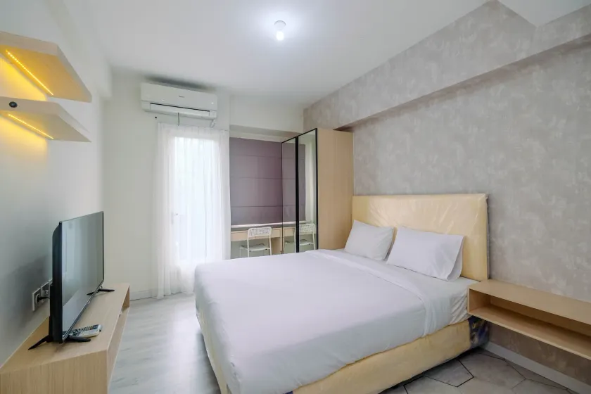 Graceful Studio Room At Podomoro Golf View Apartment By Travelio - Image 1