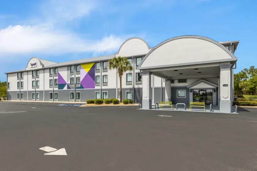 Spark by Hilton Tifton - Image 1