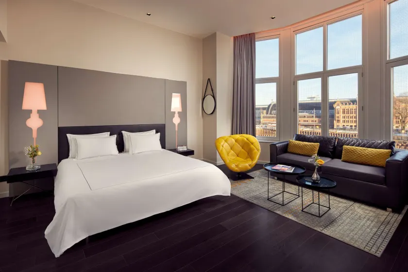 Park Plaza Victoria Amsterdam - Image 1
