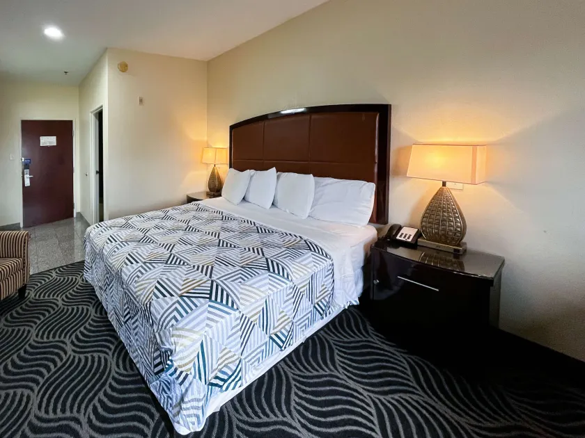 Executive Inn & Suites Breaux Bridge, LA - Image 1