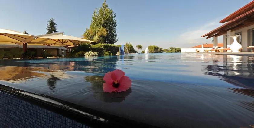 Hotel Canestro - Image 1