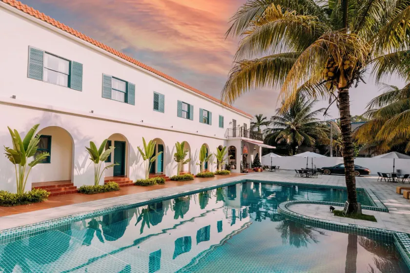 911 Surf Villa - Image 1