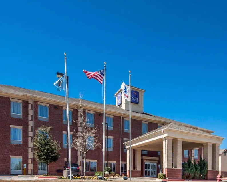 Sleep Inn & Suites Lawton Near Fort Sill - Image 1